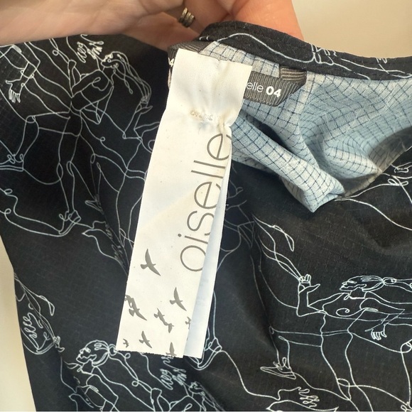 OISELLE Black & White Running Cap Sleeve Scoop Back Top Tee Shirt Women’s 4 - Picture 5 of 7